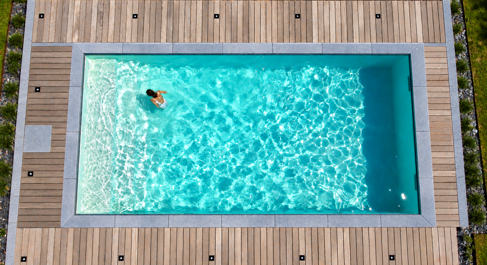 Piscine en béton sur mesure réalisée par Lard'Aménager à Beauraing